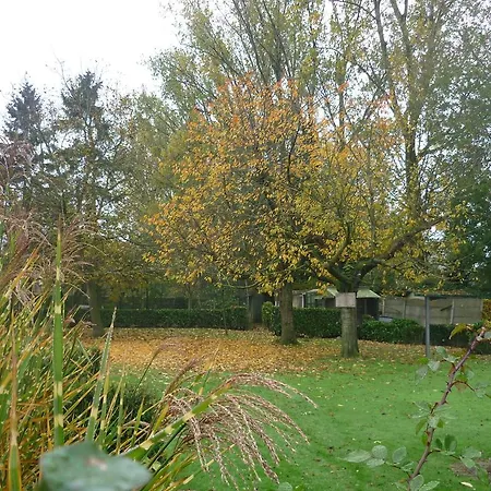 Σπίτι διακοπών Spacious In With A Garden *
