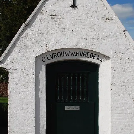 Spacious In With A Garden * Ruiselede